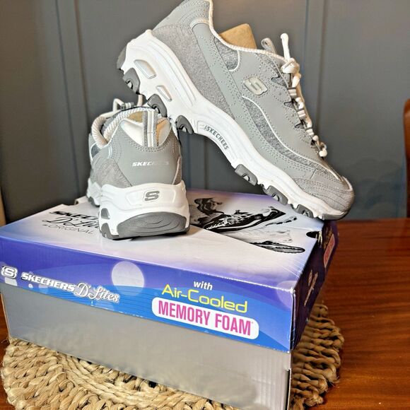 Sketchers Sneakers Size 10 Gray and White D'Lites Me Time Memory Foam - Picture 4 of 10